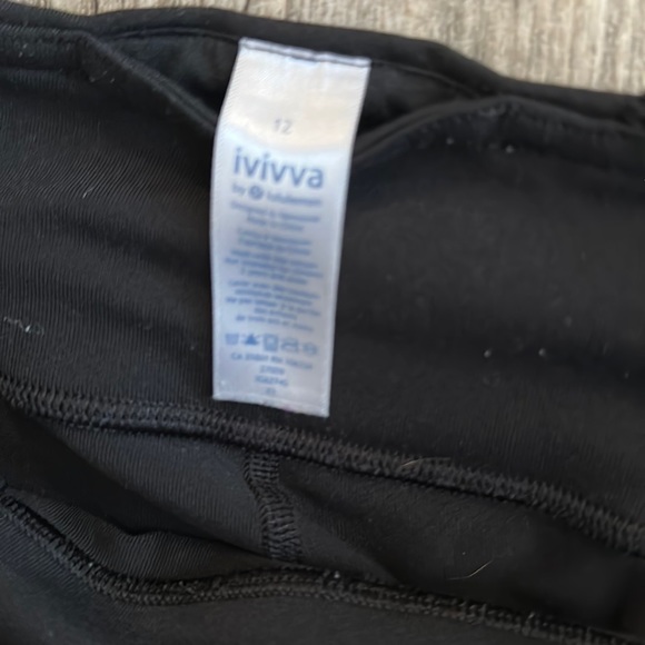 Ivivva (Lululemon)fold on tight crop pants size 12 - Picture 6 of 12
